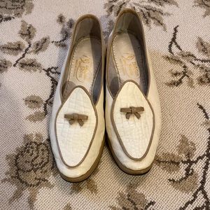 Authentic Belgian Loafers Embossed leather